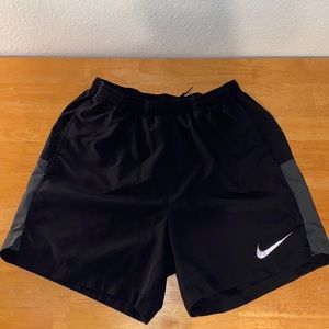 Black 4.5/5in Inseam Nike Running Shorts /w Liner